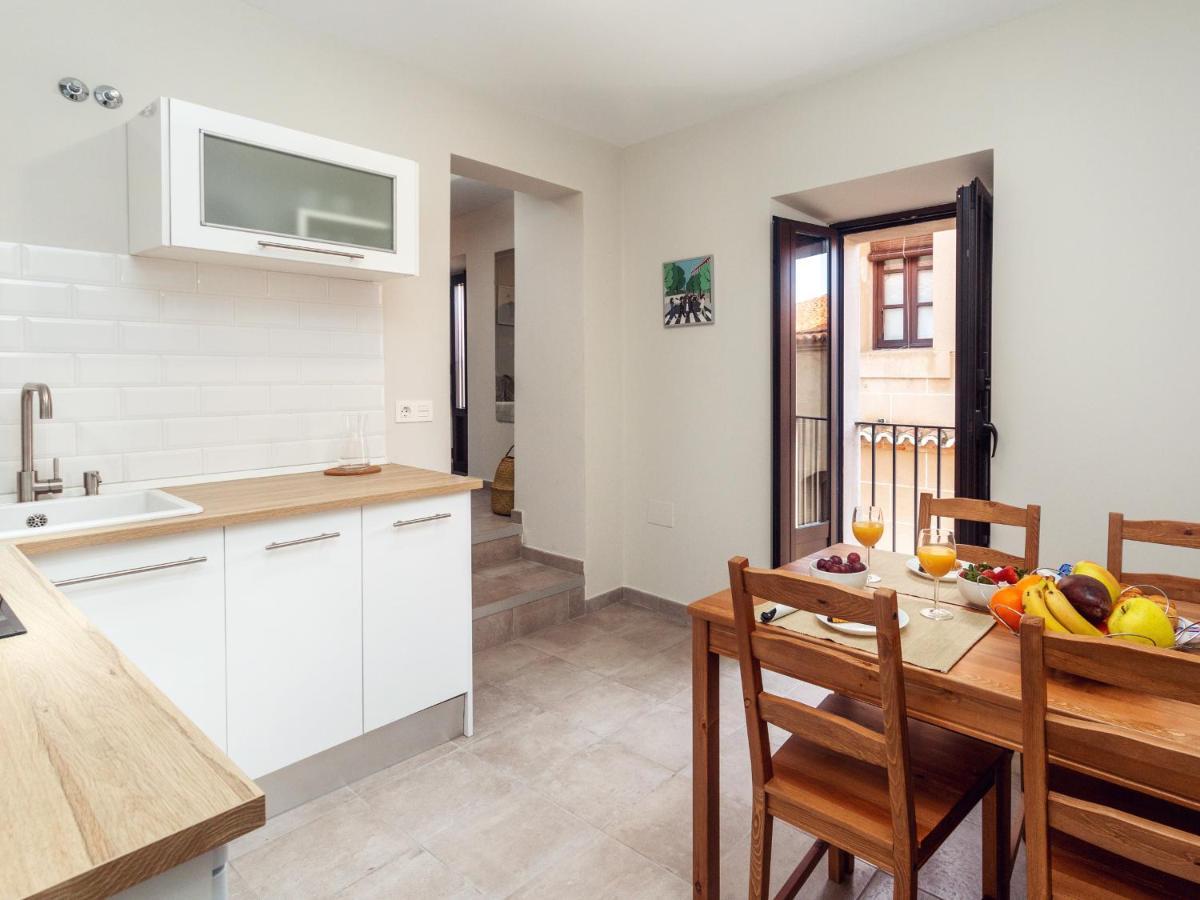 Apartamentos Plaza Mayor 35 Caces Buitenkant foto