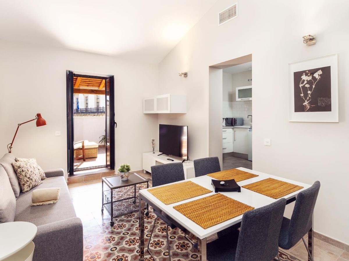 Apartamentos Plaza Mayor 35 Caces Buitenkant foto