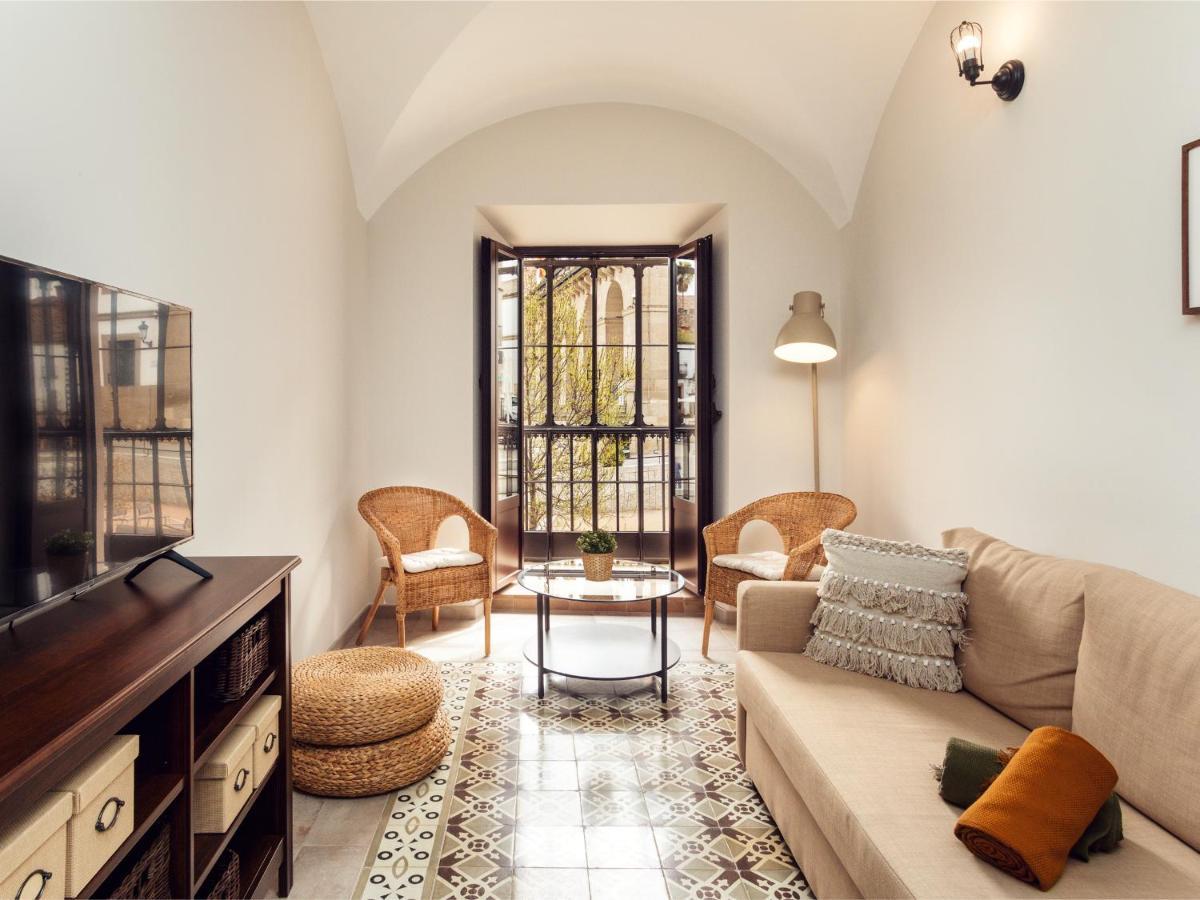 Apartamentos Plaza Mayor 35 Caces Buitenkant foto
