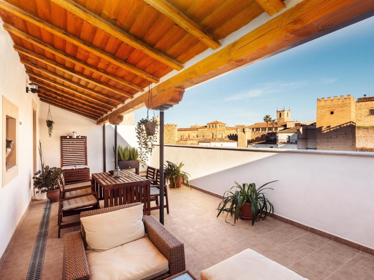 Apartamentos Plaza Mayor 35 Caces Buitenkant foto